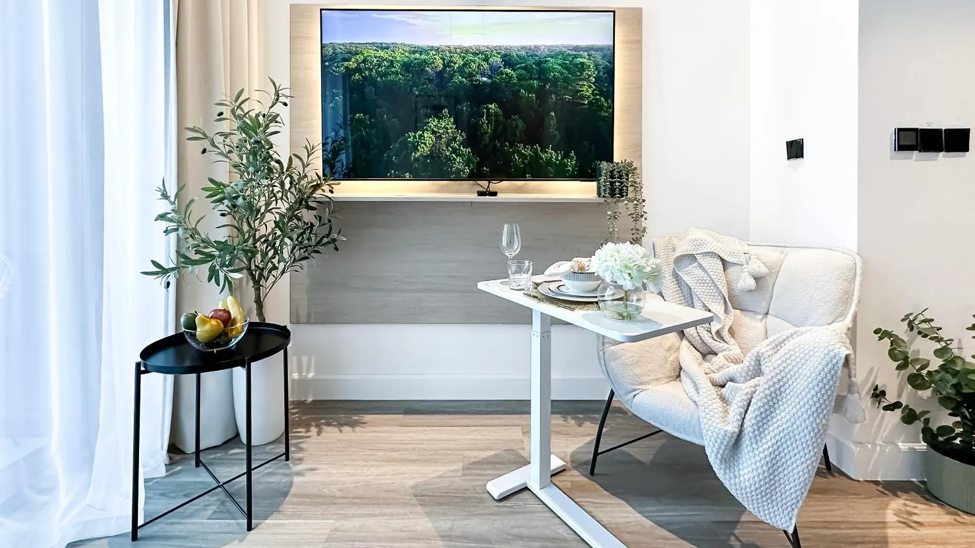 Modern Marvel Studio In Business Bay Dubai Apartment